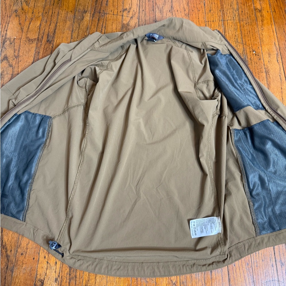 Outdoor Research Men's Khaki Tan  Hiking Ferrosi Jacket with Pockets Size S - Picture 7 of 13